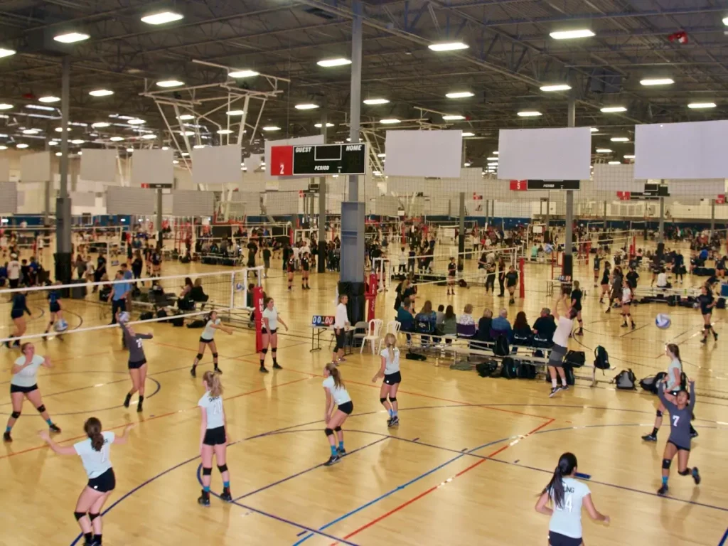 Volleyball players at indoor irvine courts