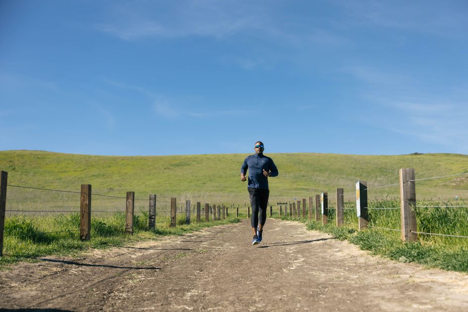 man running in quail hill trail in irvine