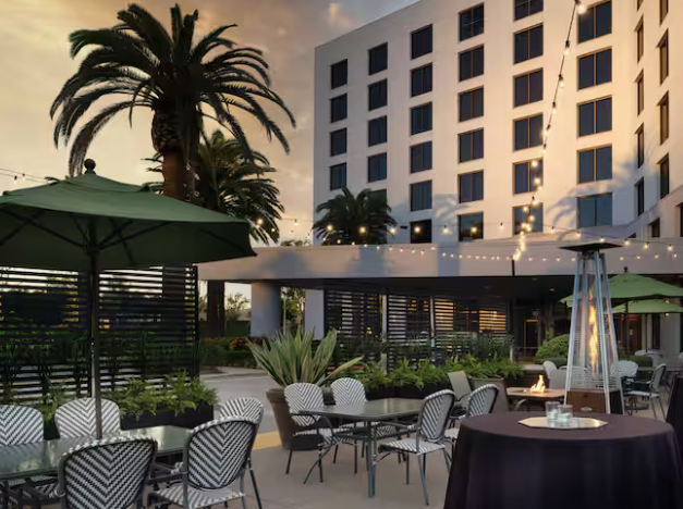 outdoor area at doubletree irvine spectrum