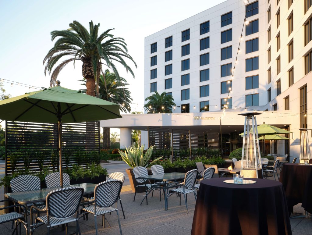 patio of doubletree irvine spectrum