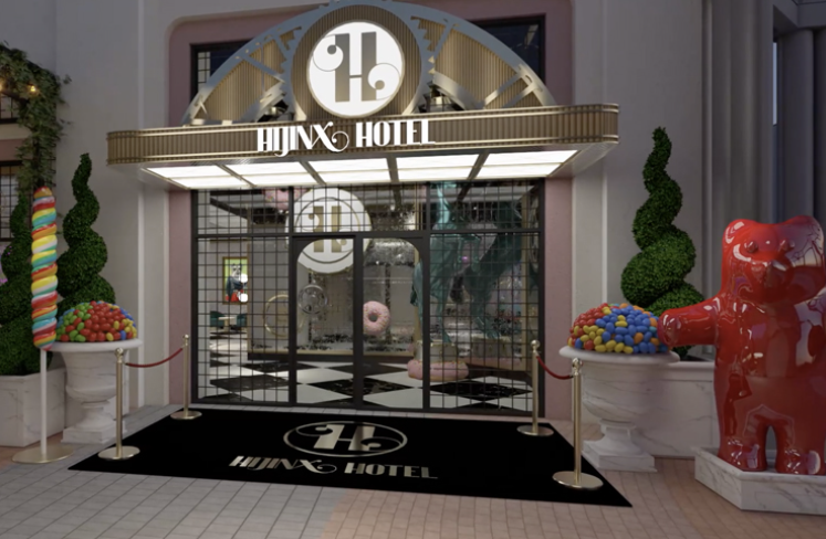 ヒジンクス・ホテル - COMING SOON 3 golden entrance to hijinx hotel