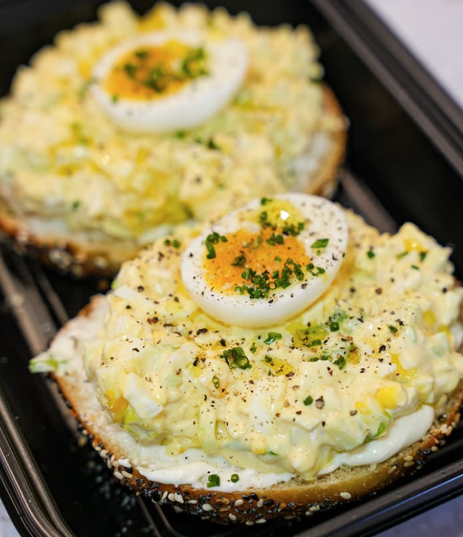 bagels with mayonnaise and egg