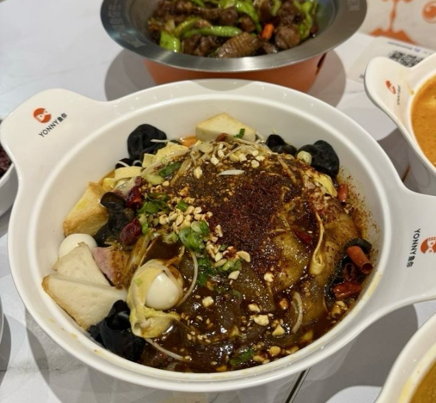 a bowl of vegetables, food